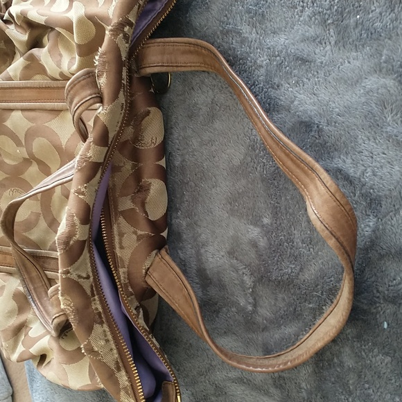 Coach purse - Picture 3 of 4